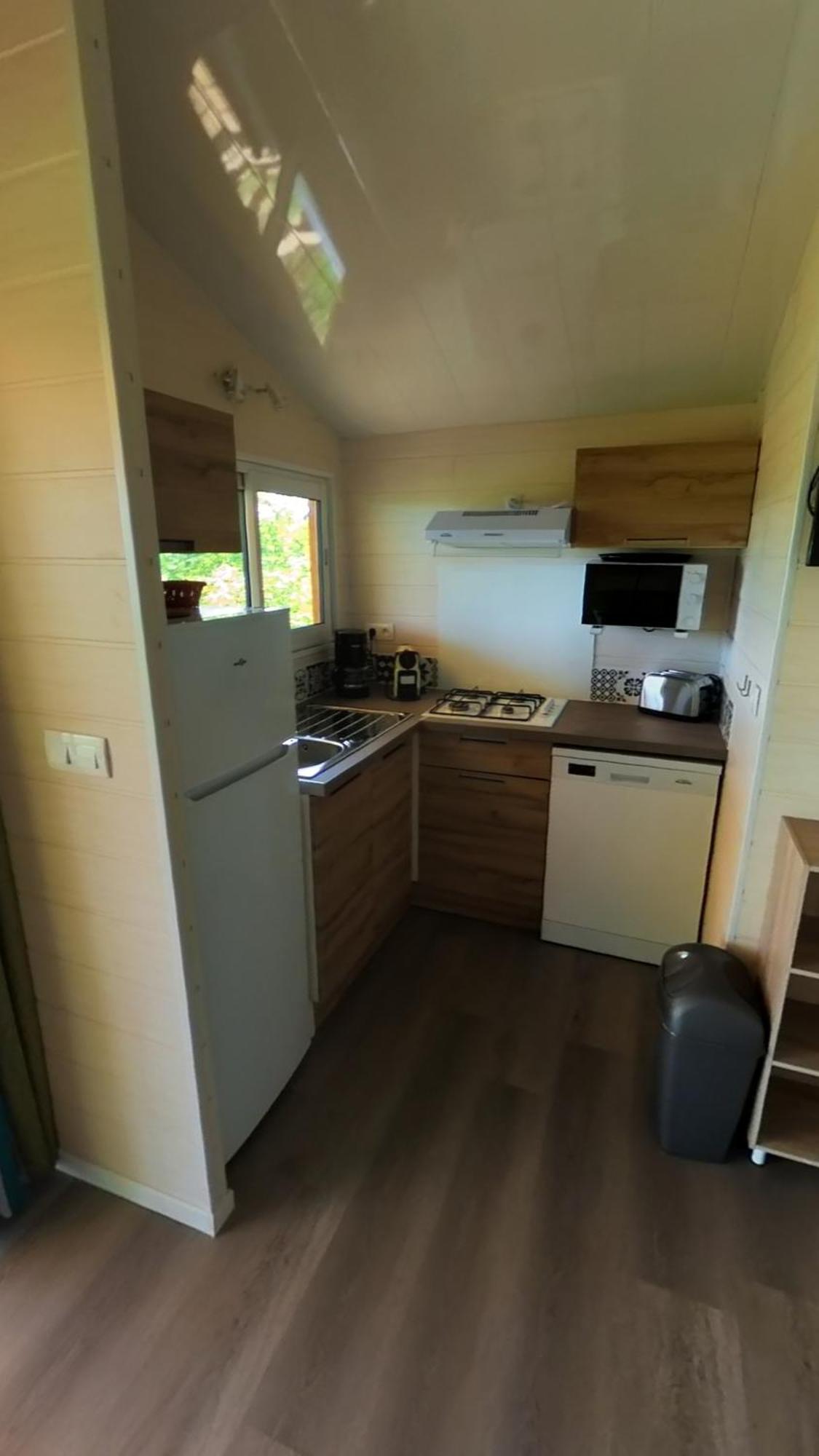 Camping Les Terrasses De Dordogne Rouffignac Saint-Cernin Room photo