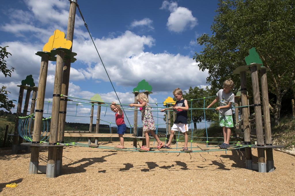 Camping Les Terrasses De Dordogne Rouffignac Saint-Cernin Exterior photo
